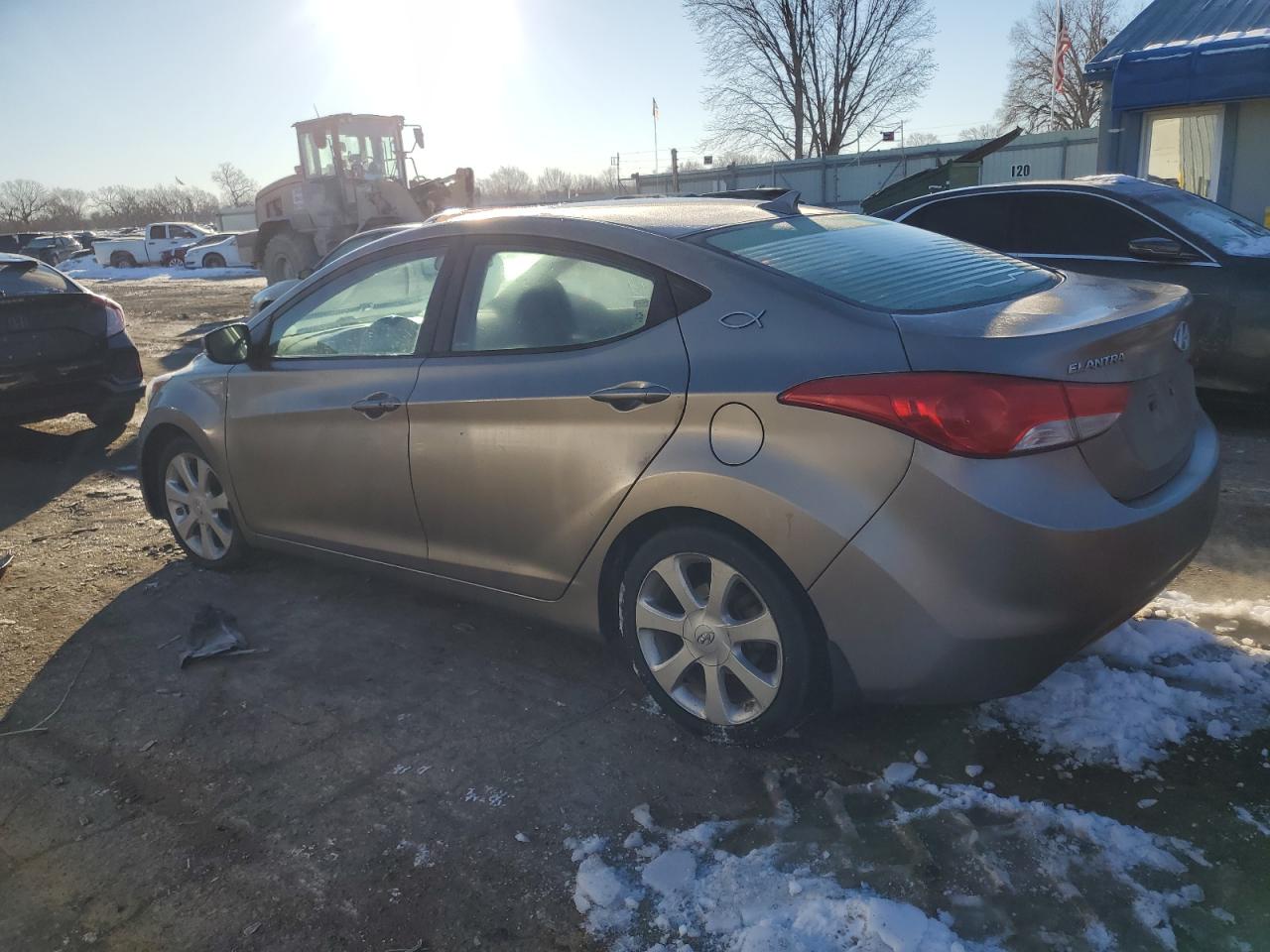2013 Hyundai Elantra - Image 2