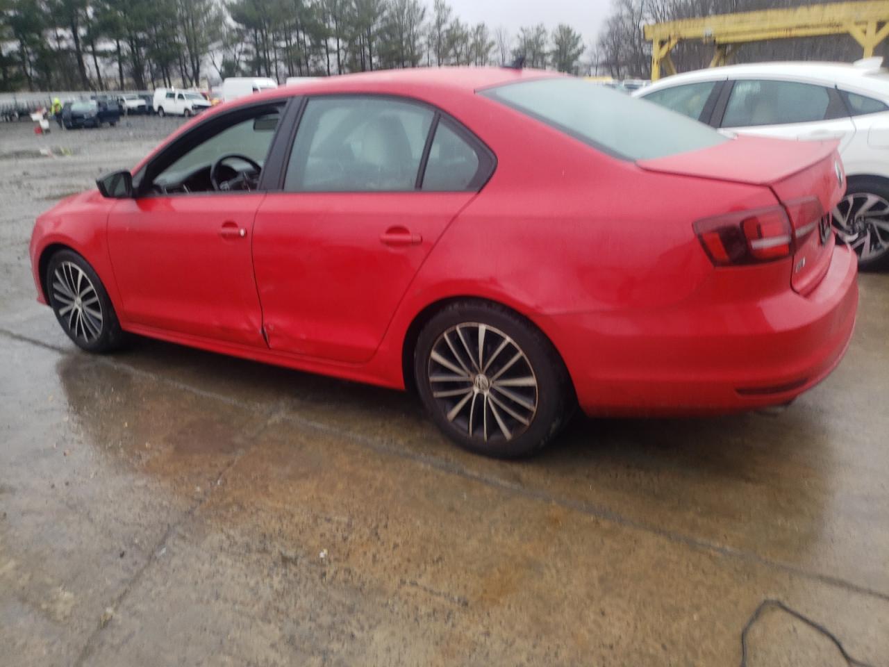 2016 Volkswagen Jetta - Image 2