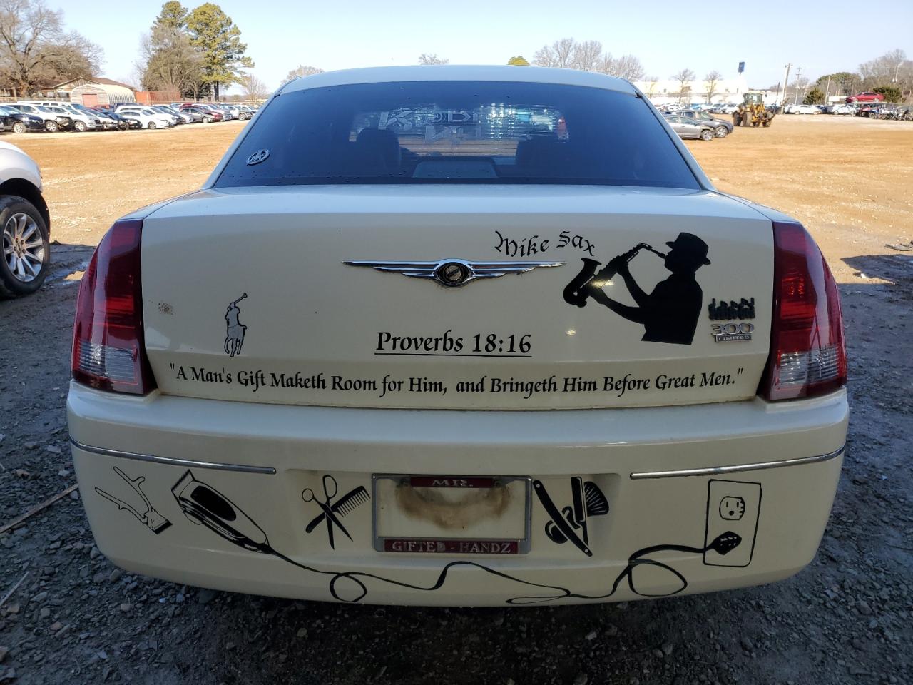 2005 Chrysler 300 - Image 6