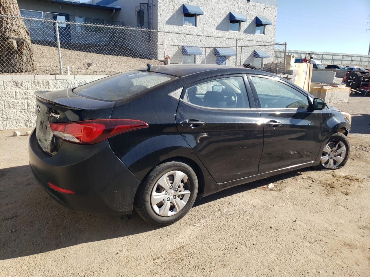 2016 Hyundai Elantra - Image 3
