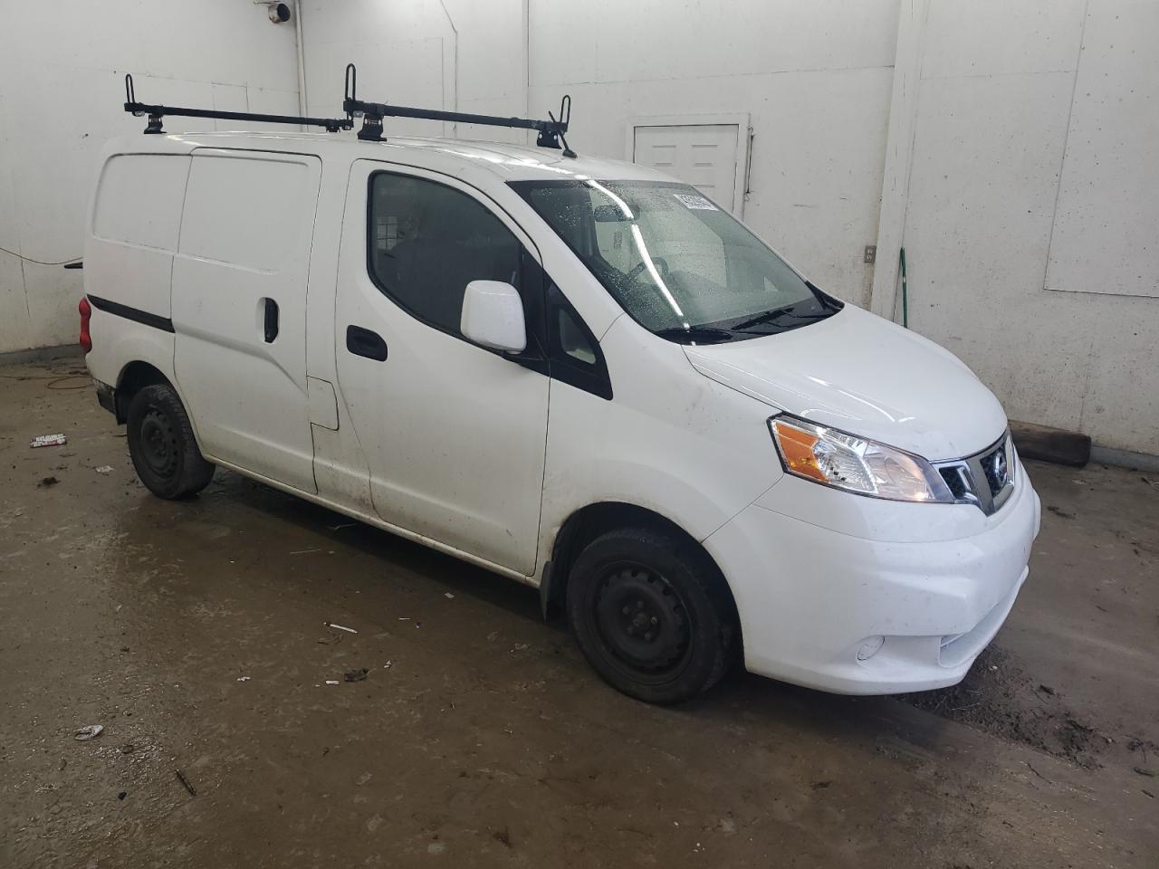 2017 Nissan NV - Image 4