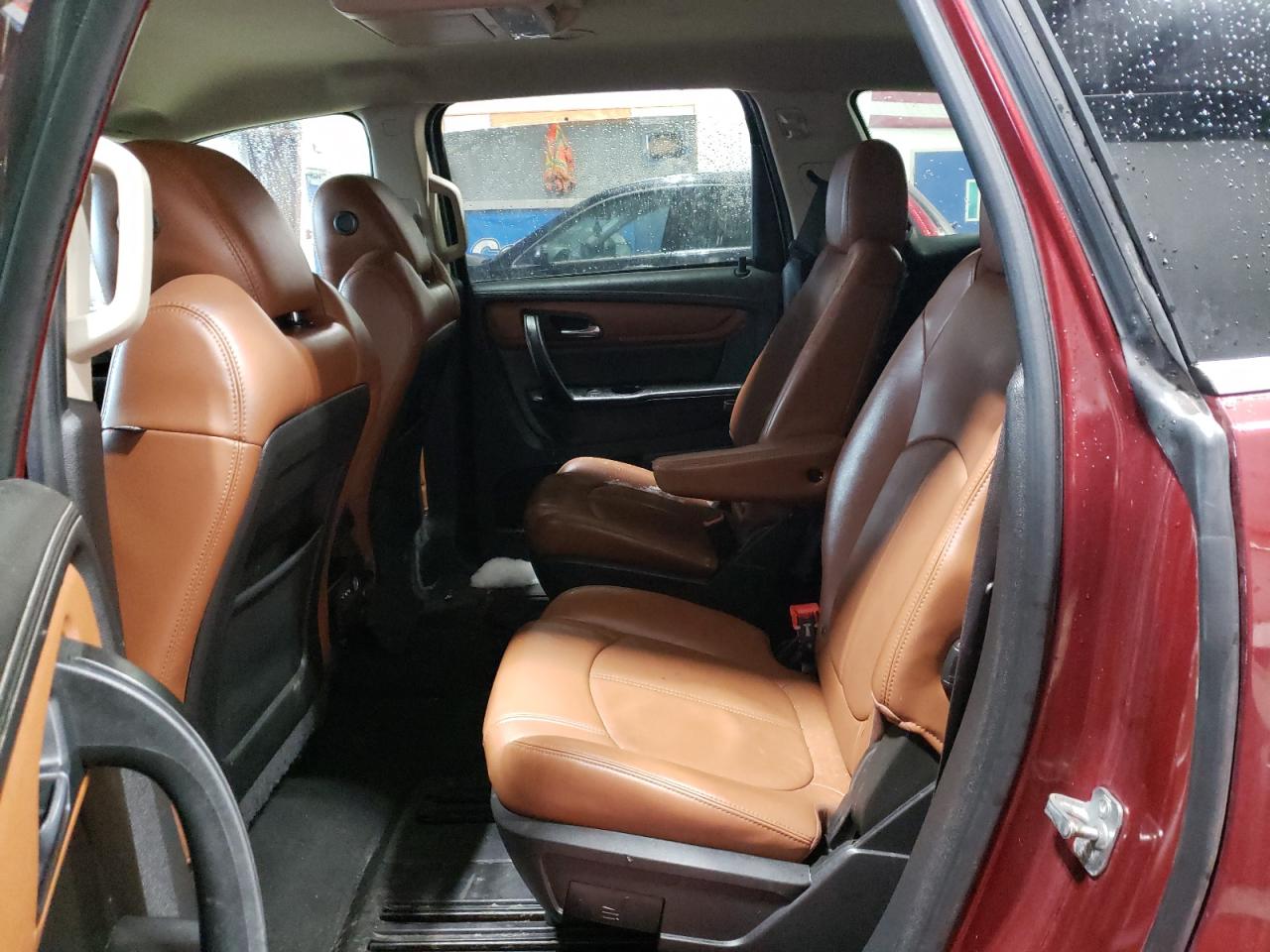 2015 Chevrolet Traverse - Image 11