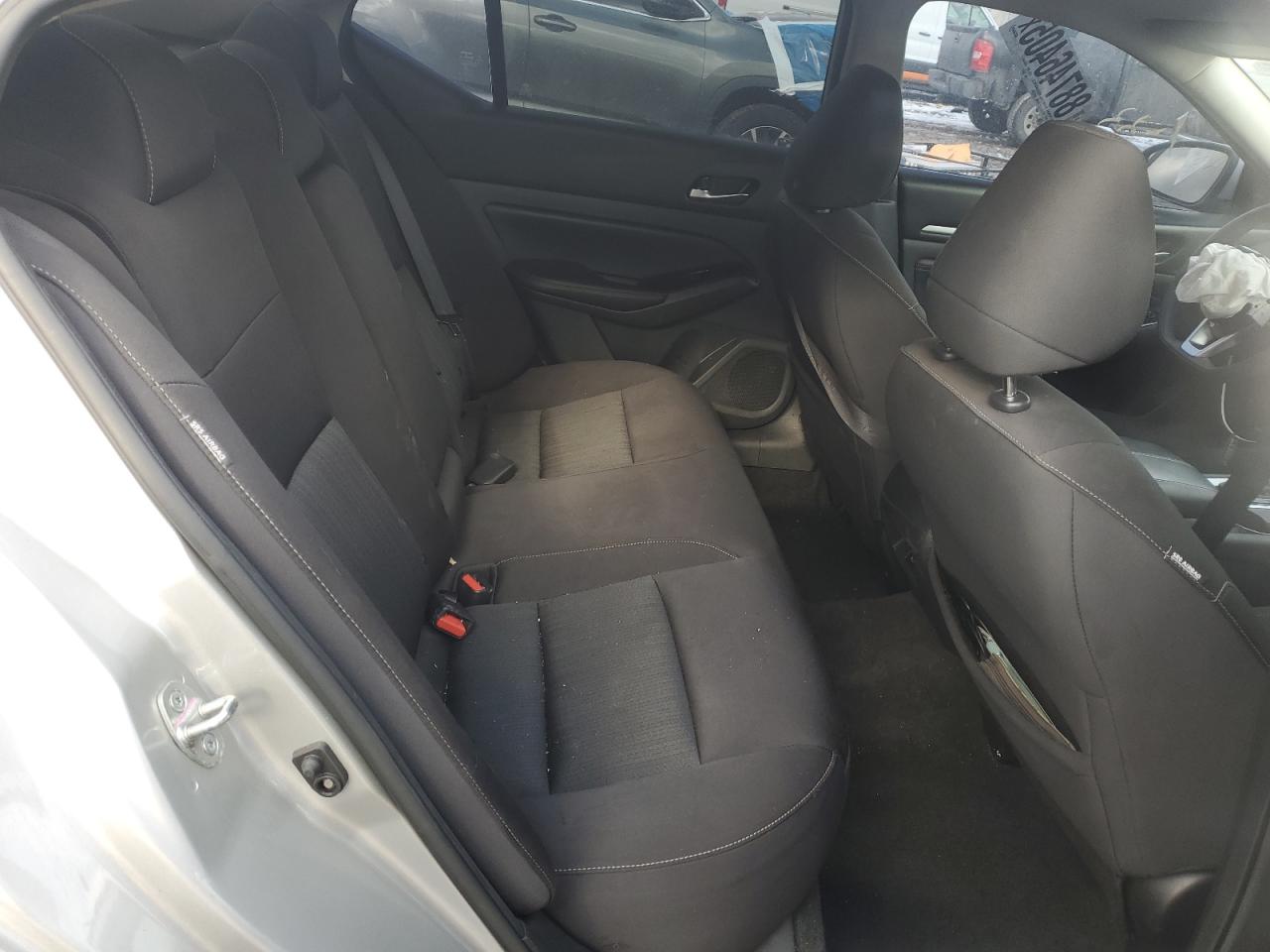 2021 Nissan Altima - Image 10