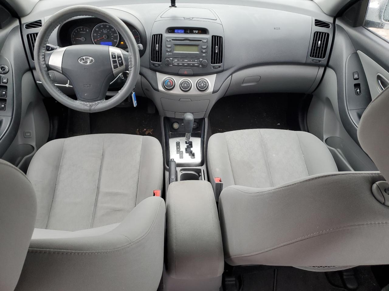 2010 Hyundai Elantra - Image 8