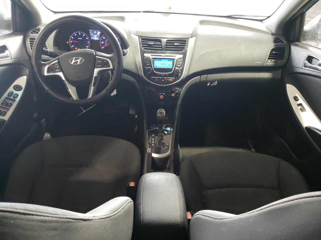 2013 Hyundai Accent - Image 8