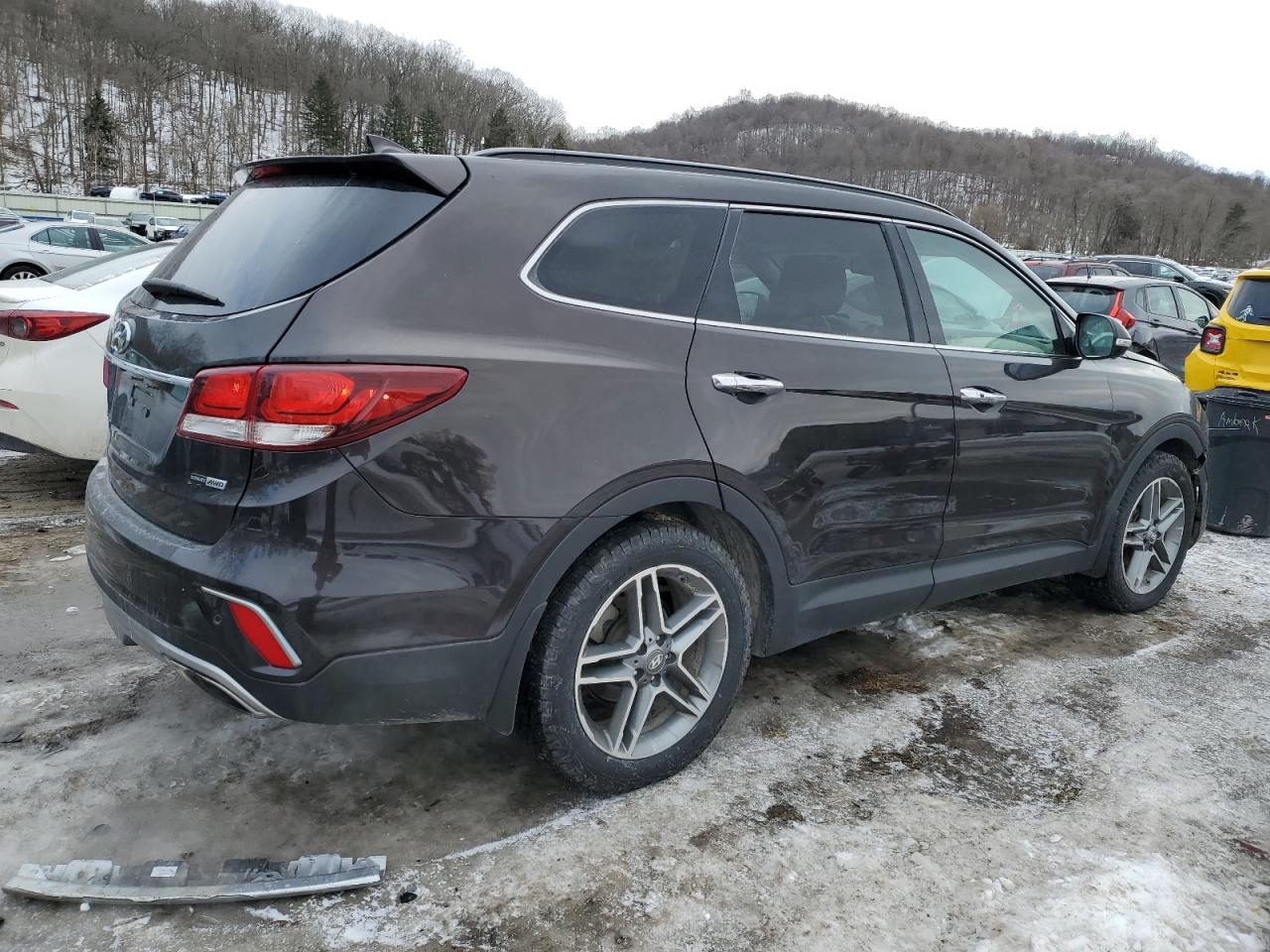 2018 Hyundai Santa Fe - Image 3