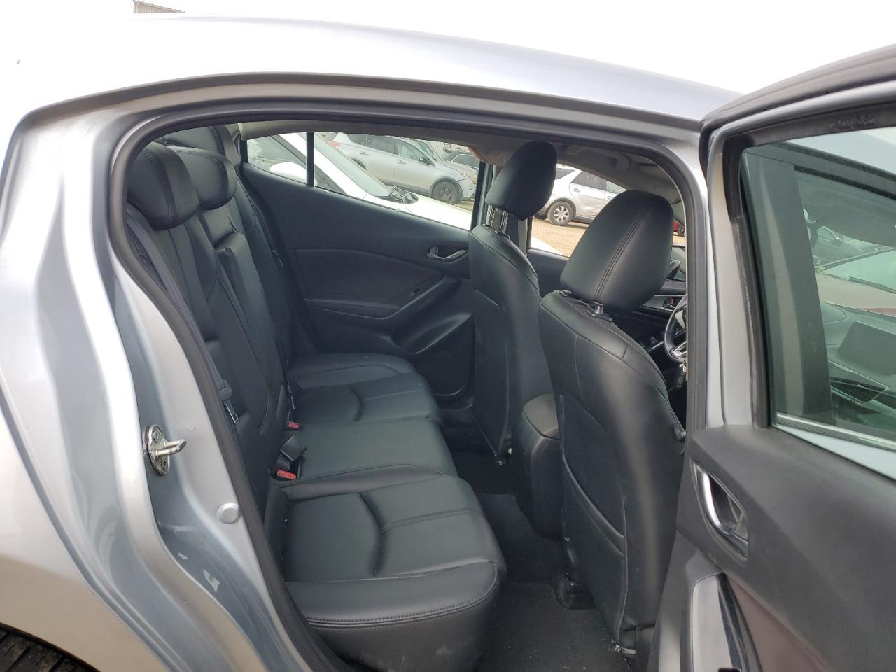2018 Mazda 3 - Image 10