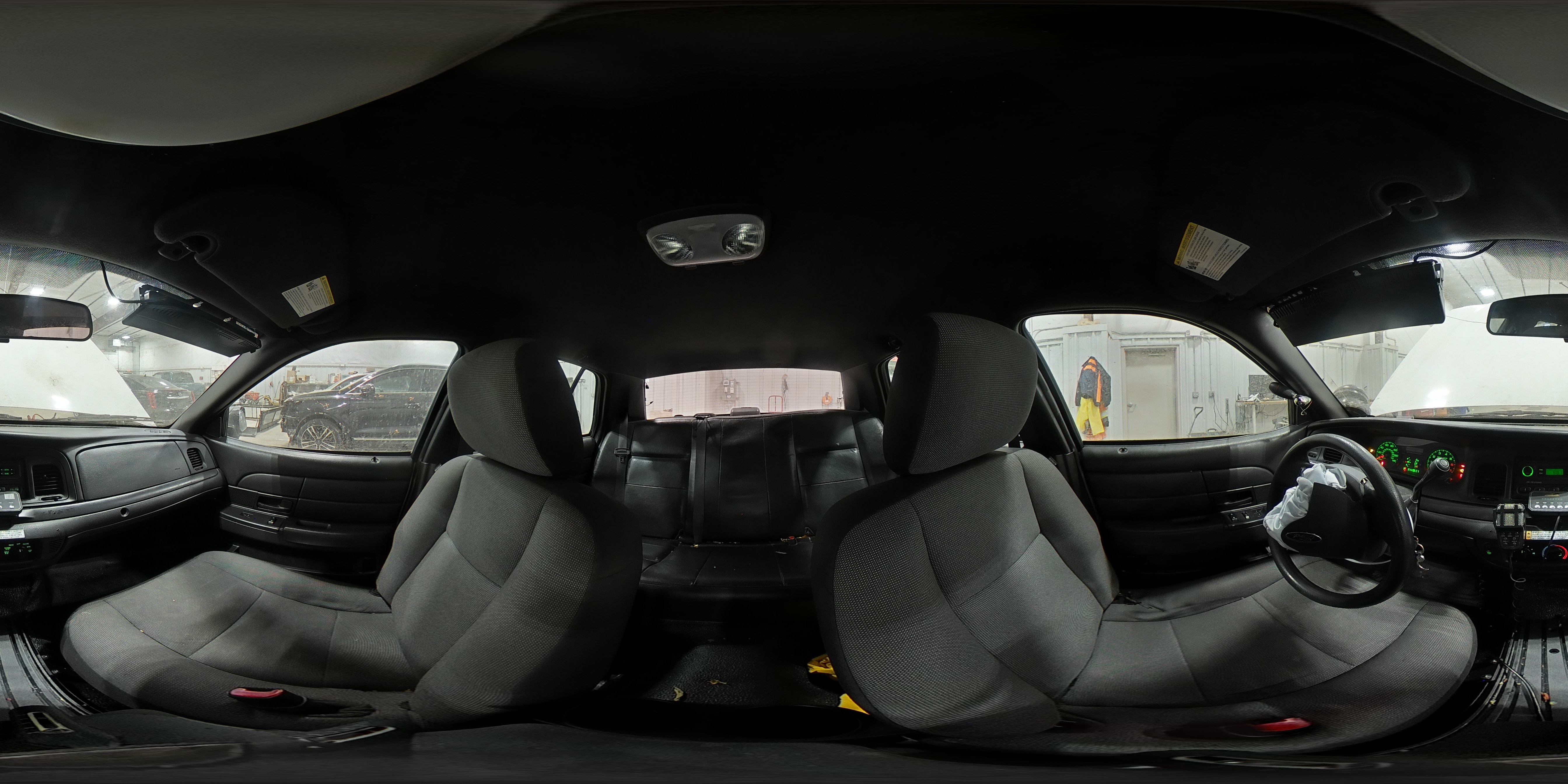 2011 Ford Crown Victoria - Image 13