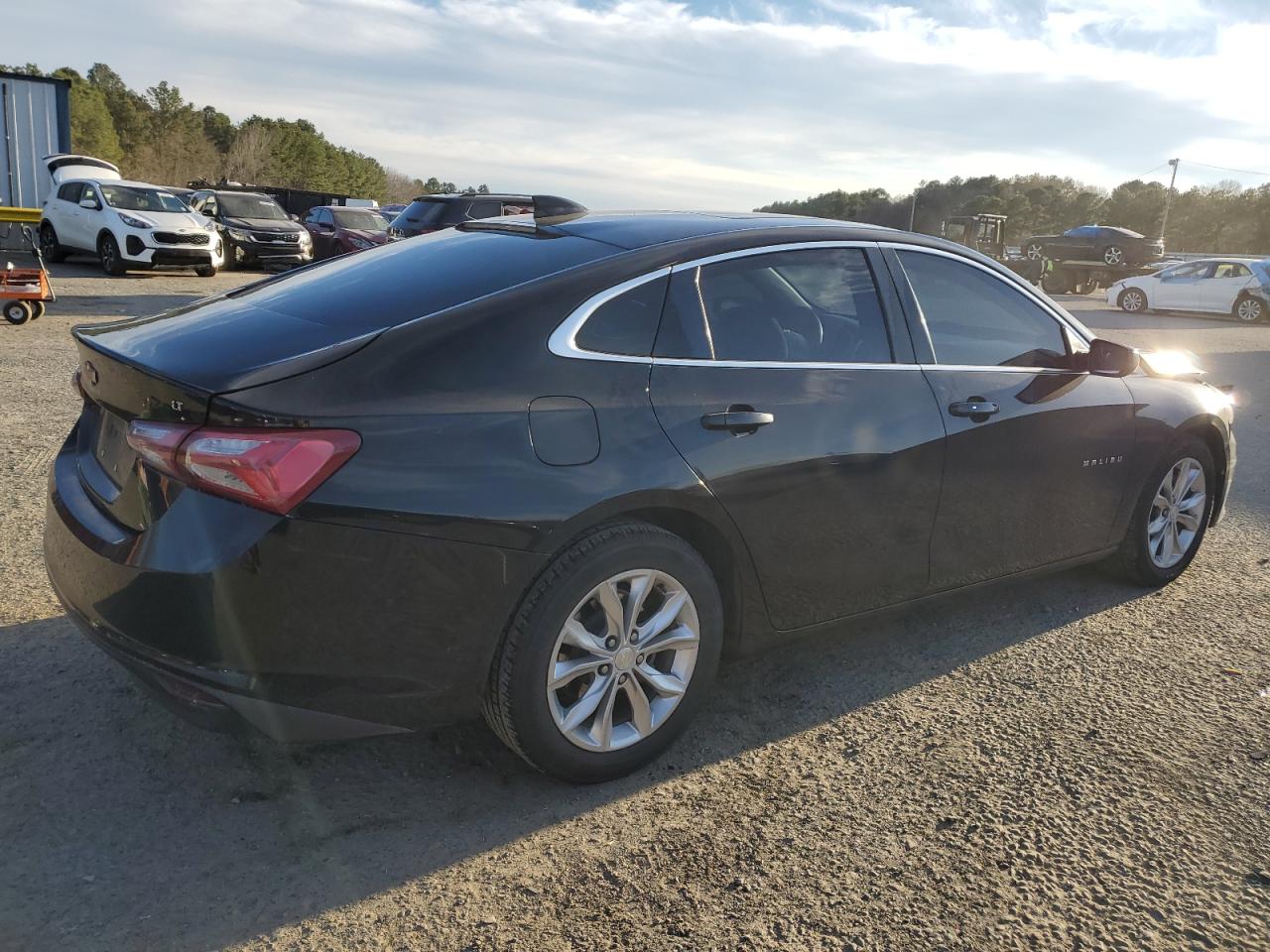 2019 Chevrolet Malibu - Image 3