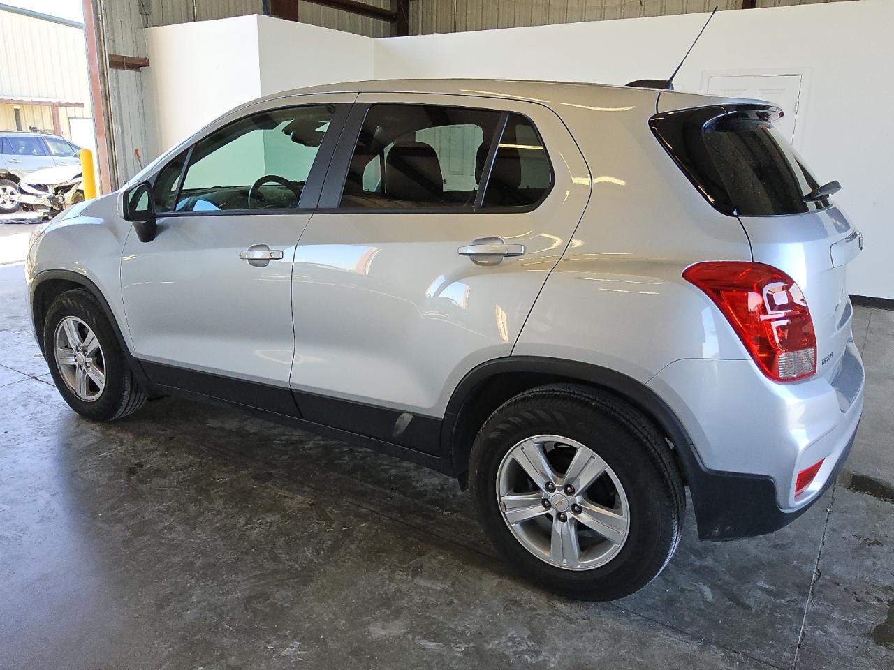 2022 Chevrolet Trax - Image 2