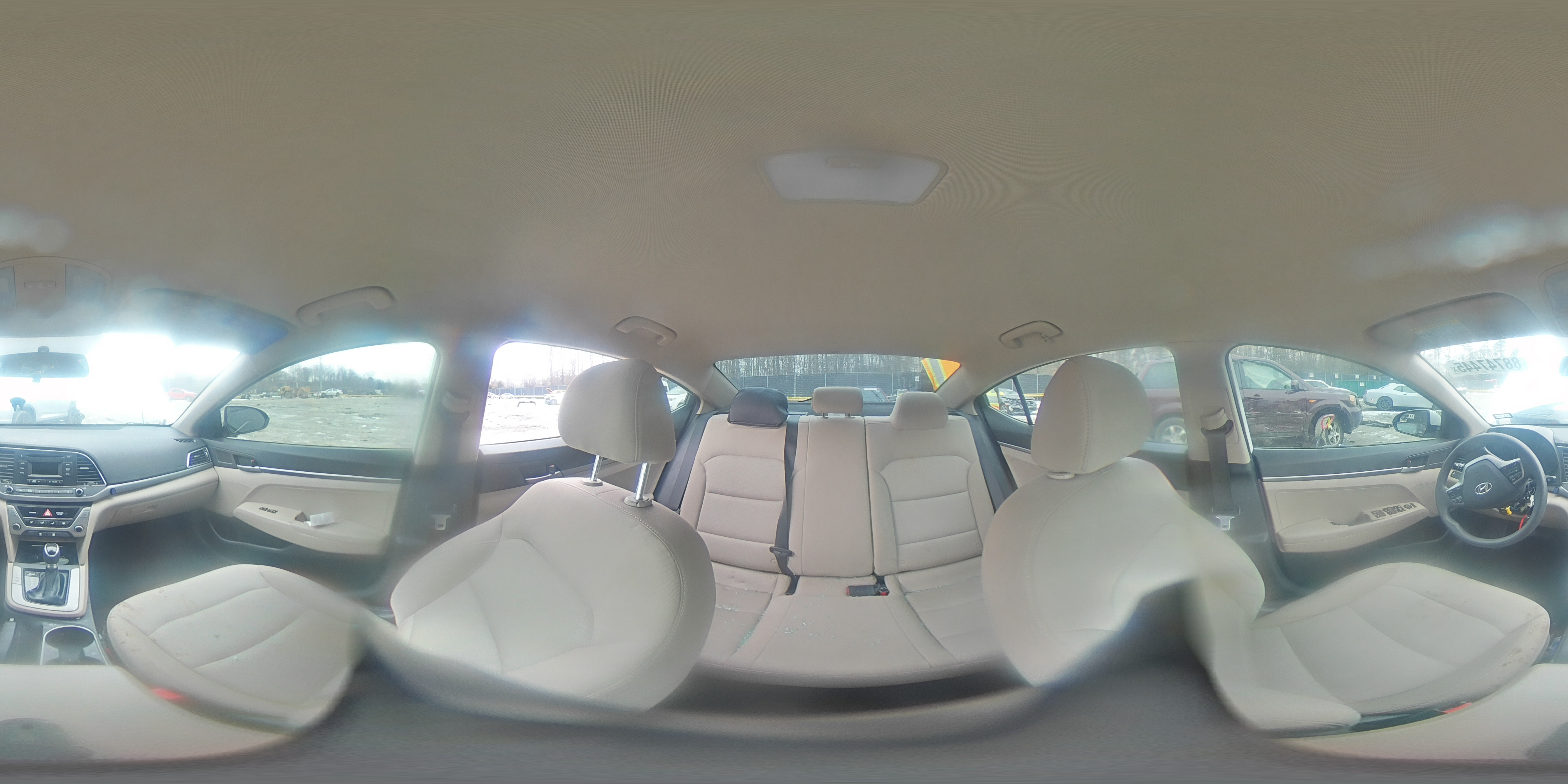 2018 Hyundai Elantra - Image 13