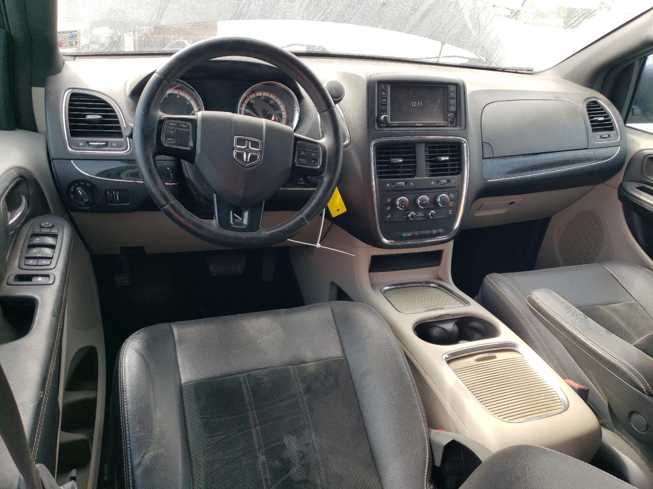 2017 Dodge Caravan - Image 8
