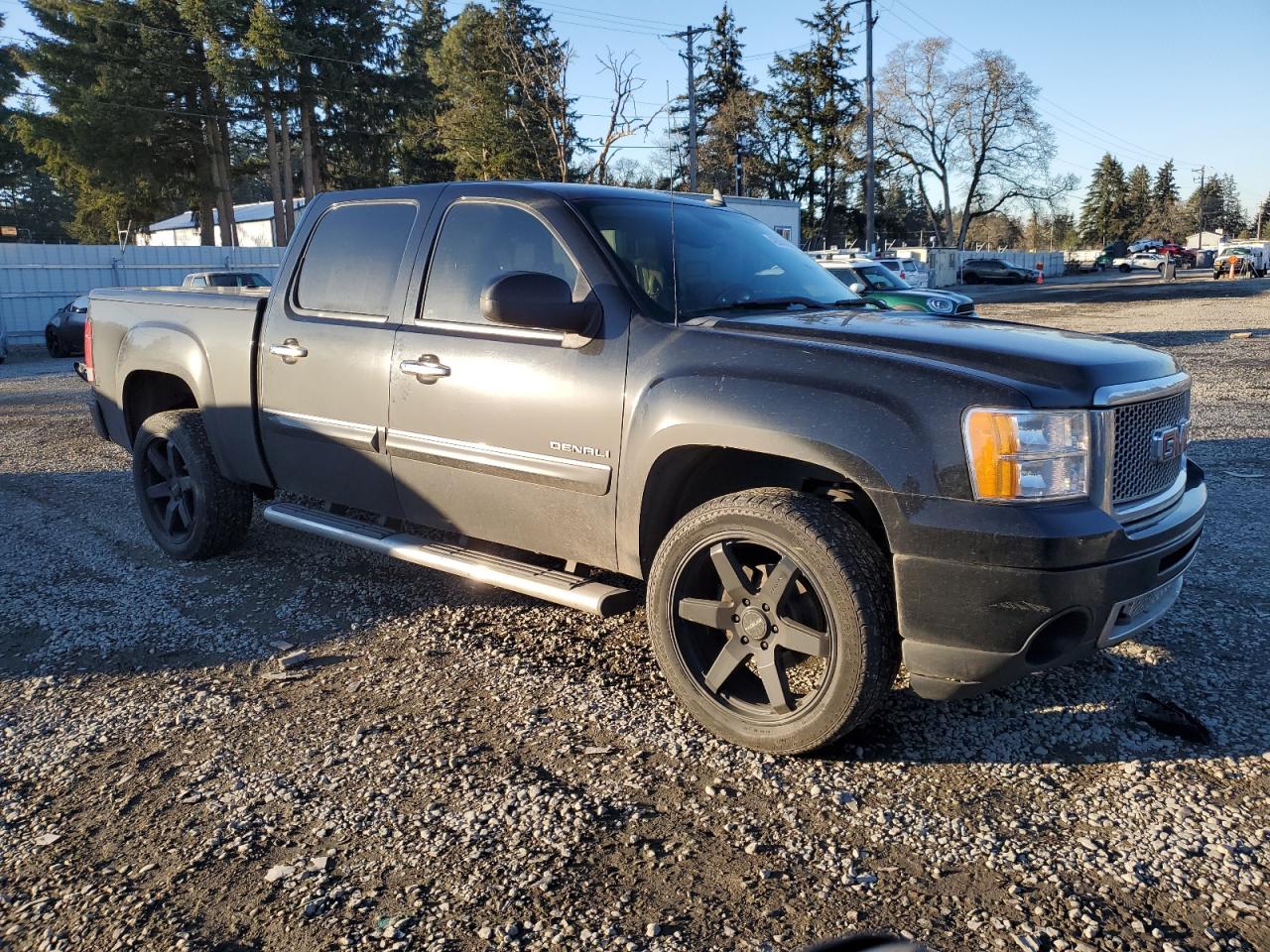 2010 GMC Sierra - Image 4
