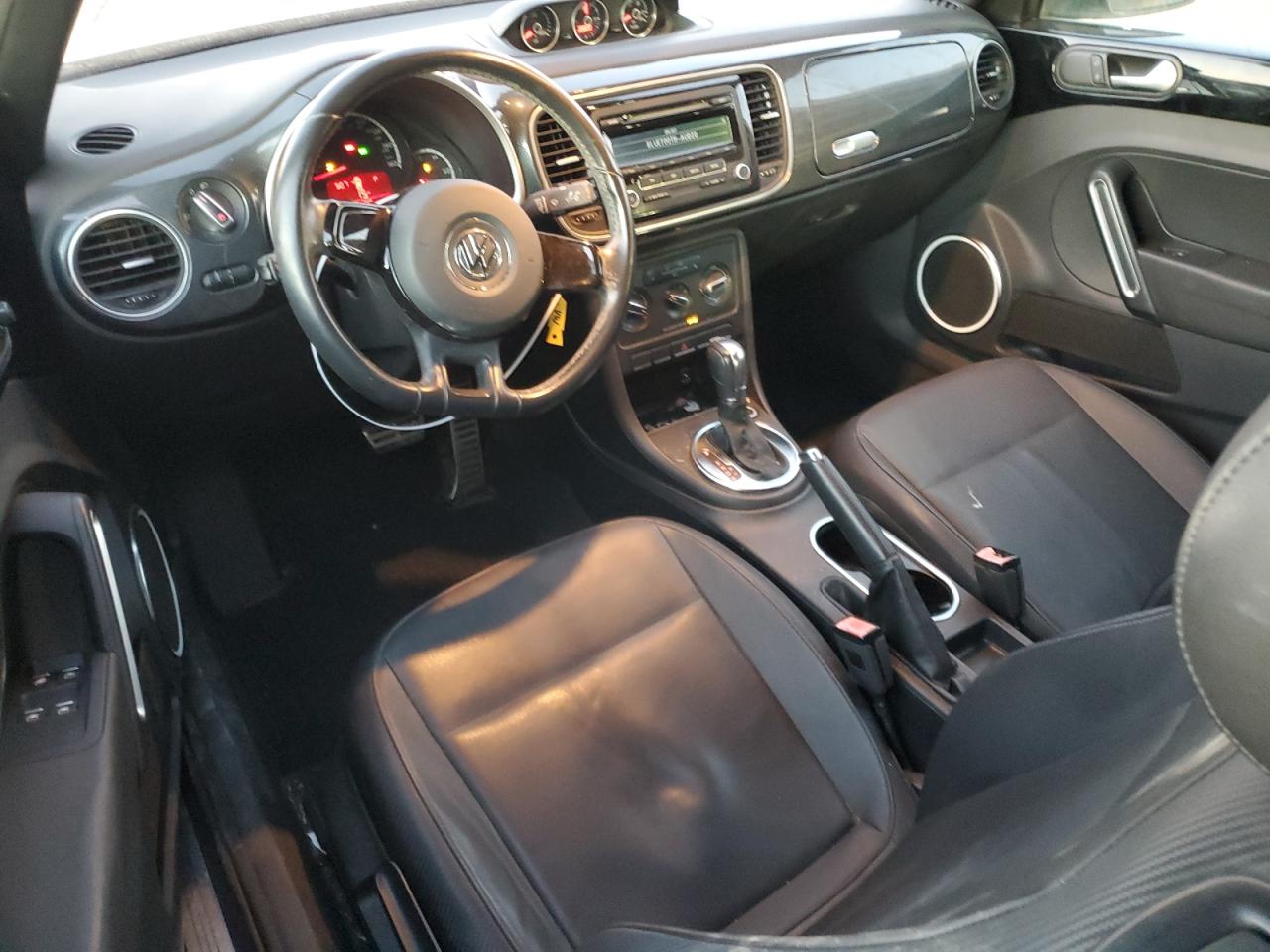 2013 Volkswagen Beetle - Image 8
