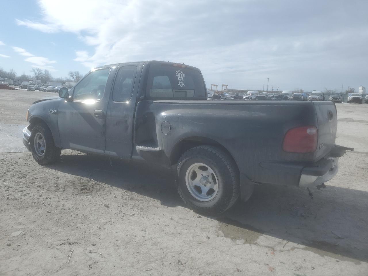 2000 Ford F-150 - Image 2