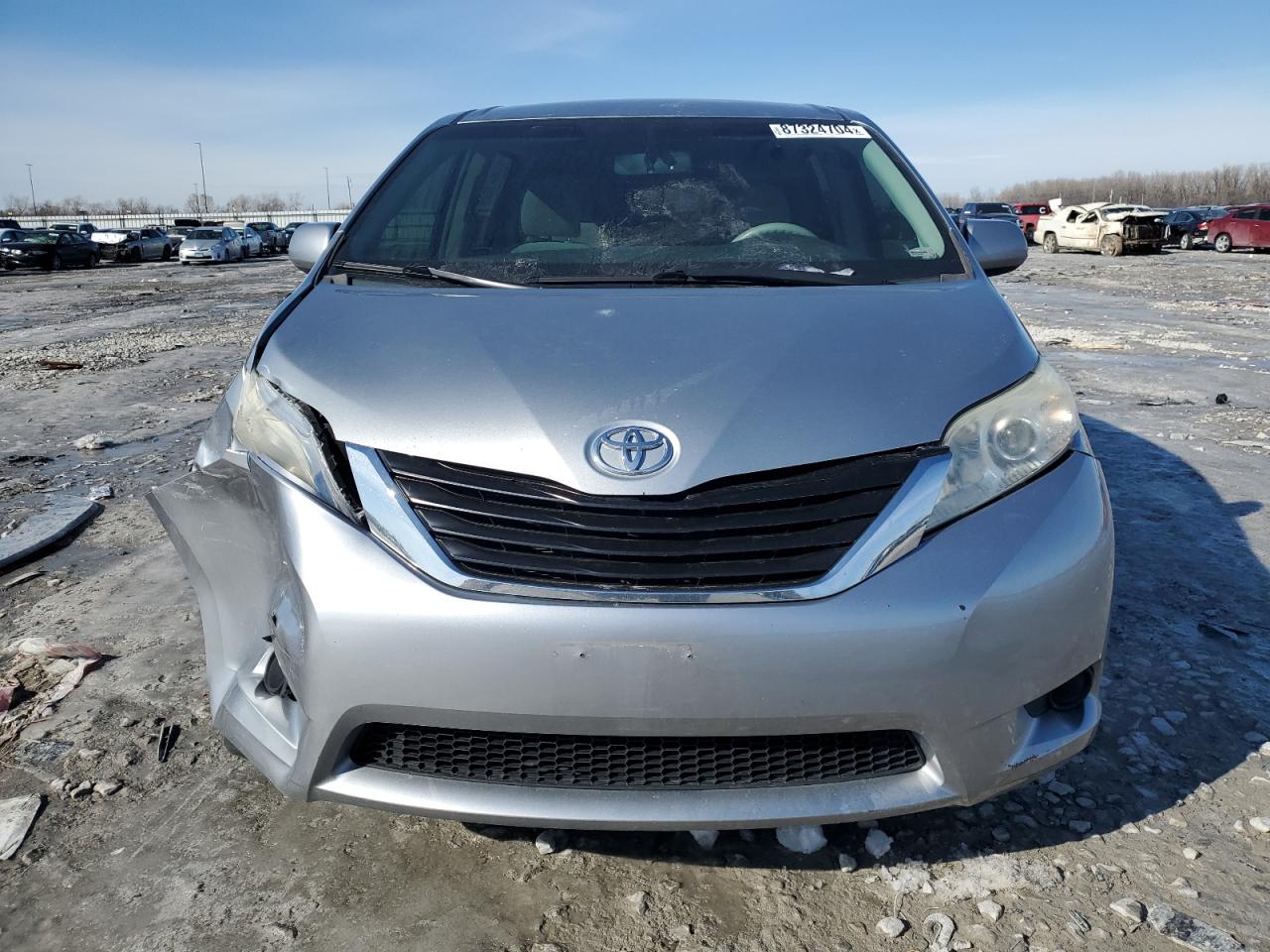 2011 Toyota Sienna - Image 5