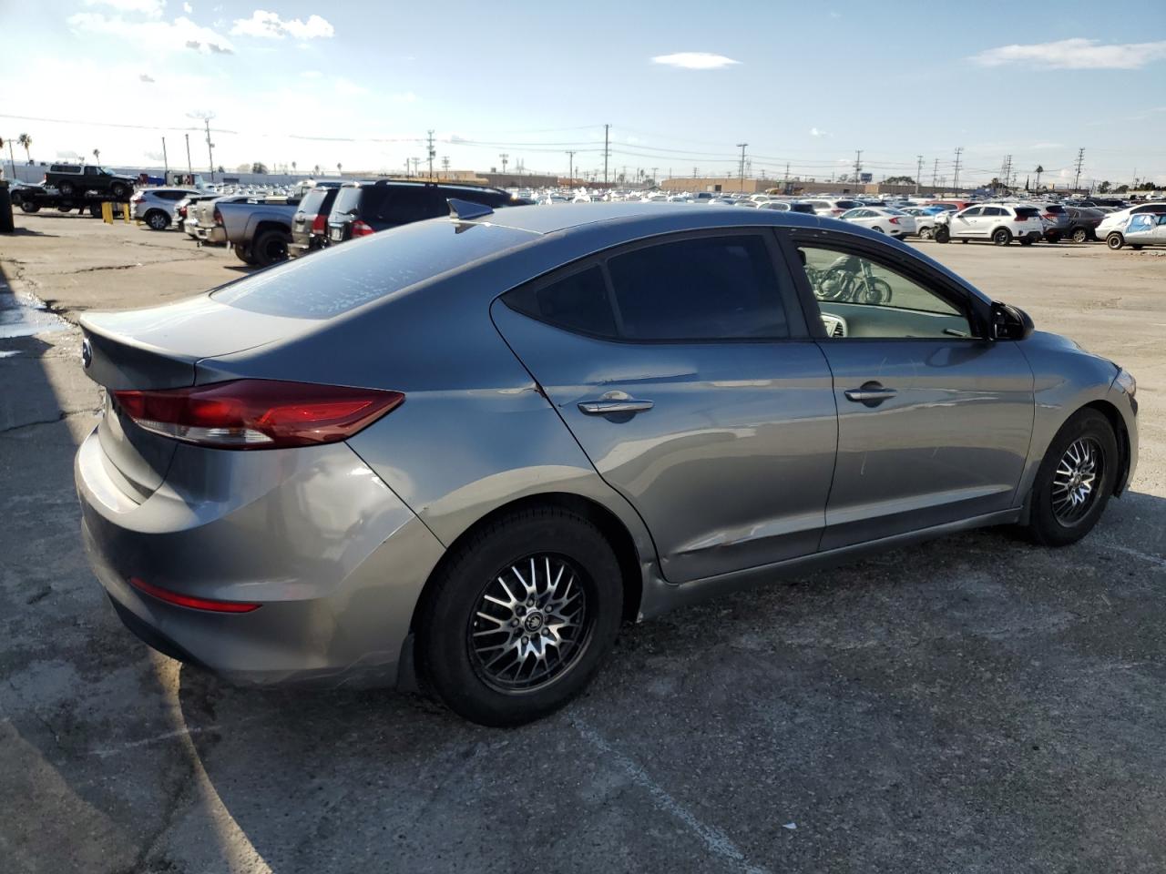 2017 Hyundai Elantra - Image 3