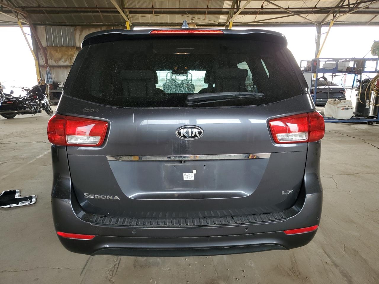 2016 Kia Sedona - Image 6