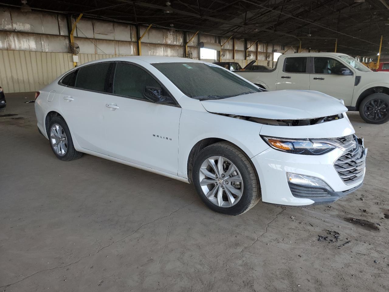 2022 Chevrolet Malibu - Image 4
