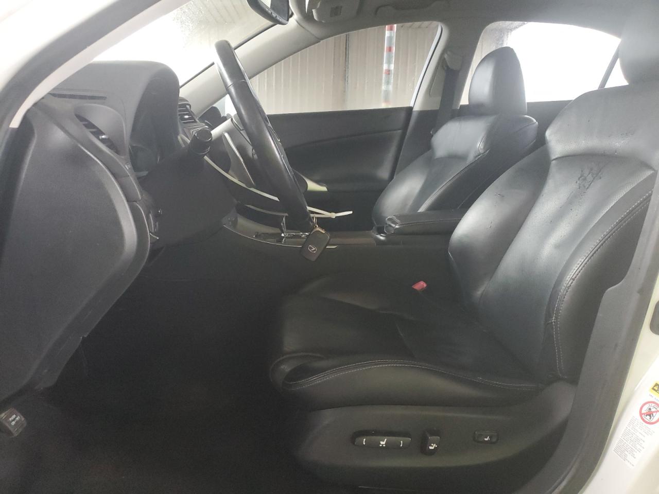 2010 Lexus IS - Image 7