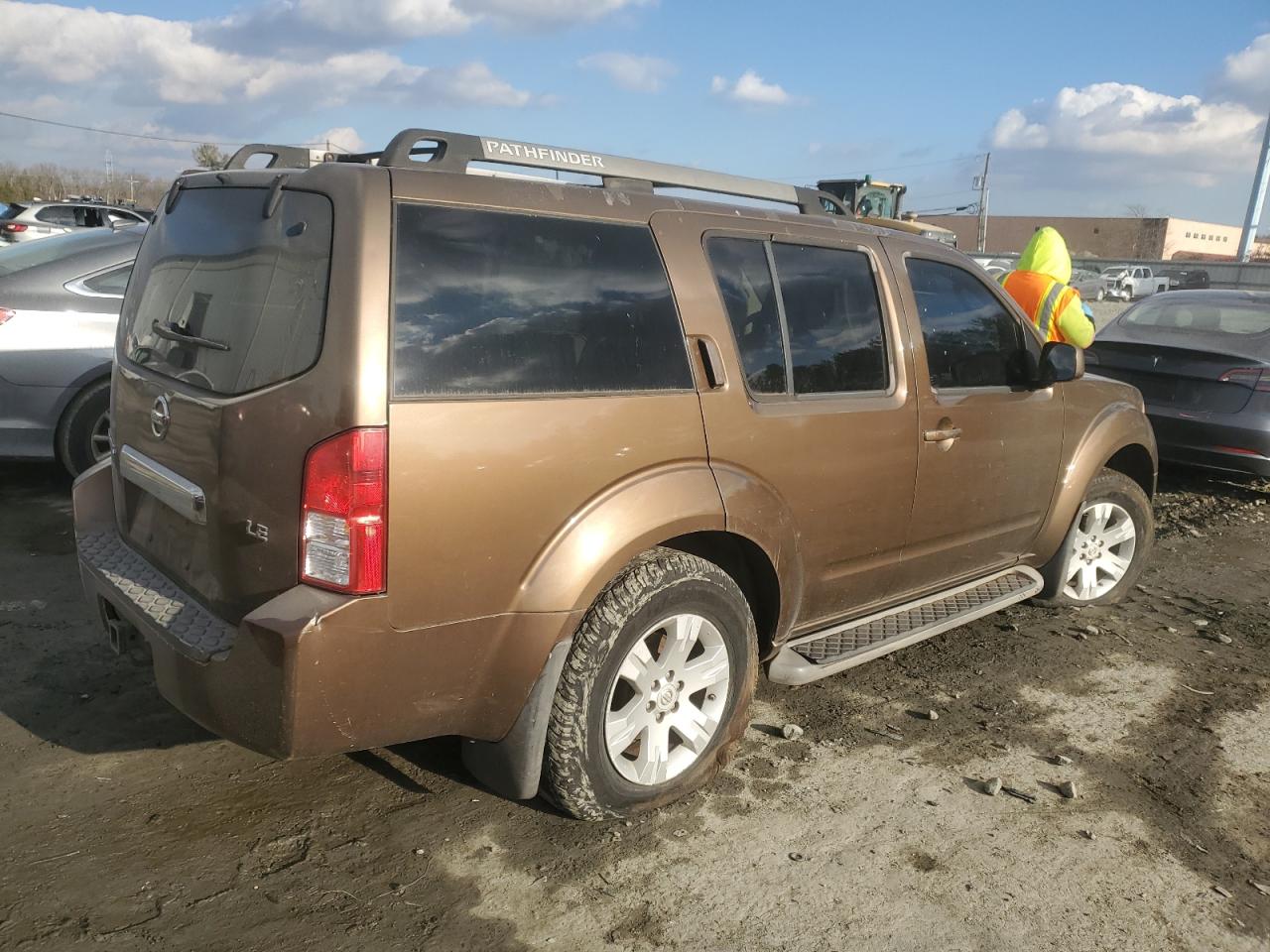 2005 Nissan Pathfinder - Image 3