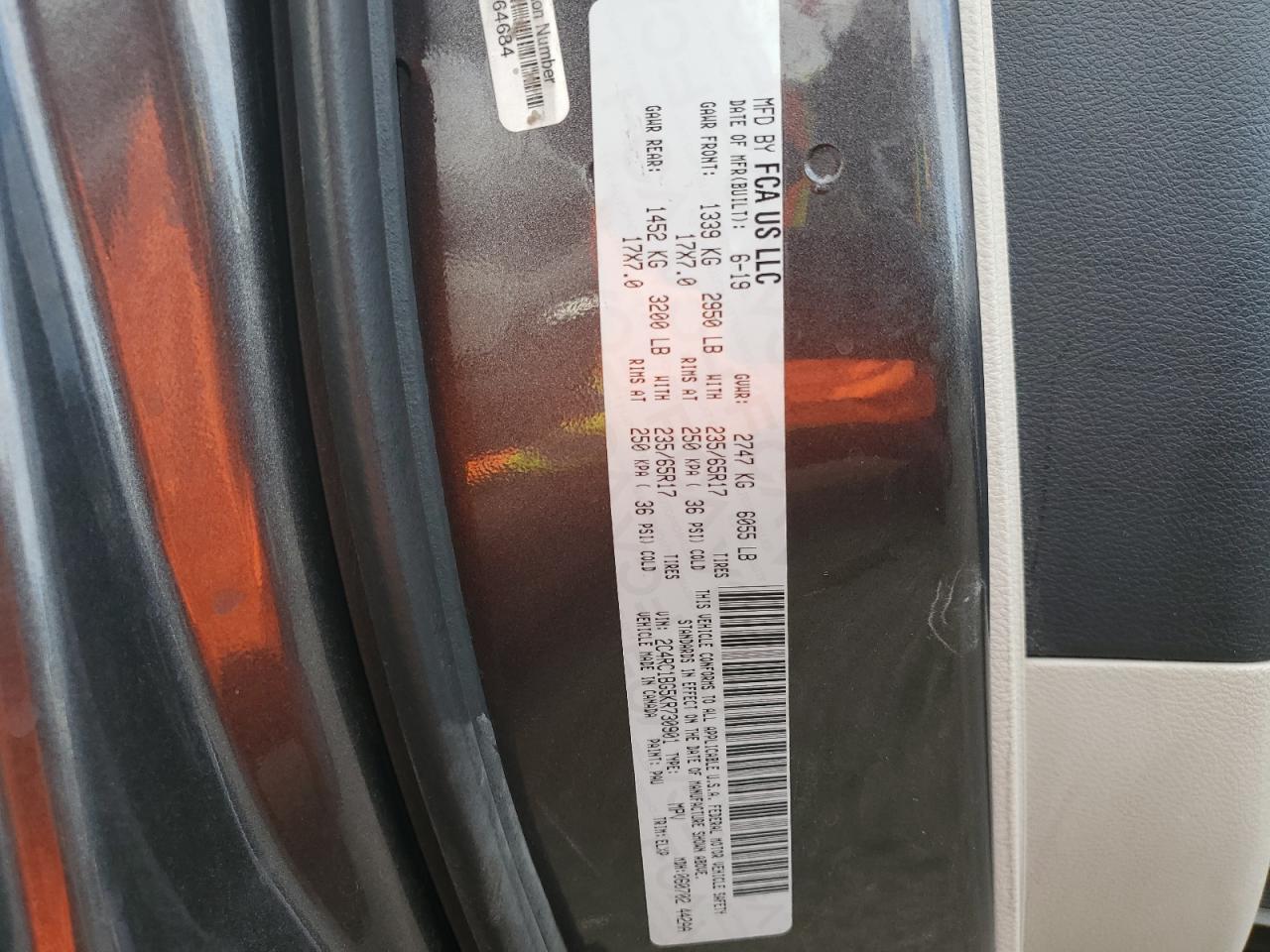 2019 Chrysler Pacifica - Image 14