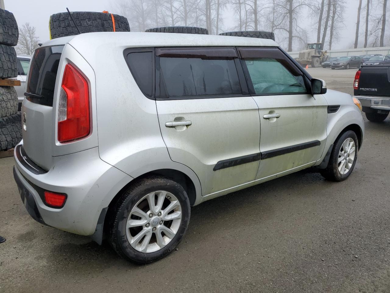 VIN KNDJT2A60D7503051 2013 KIA SOUL no.3