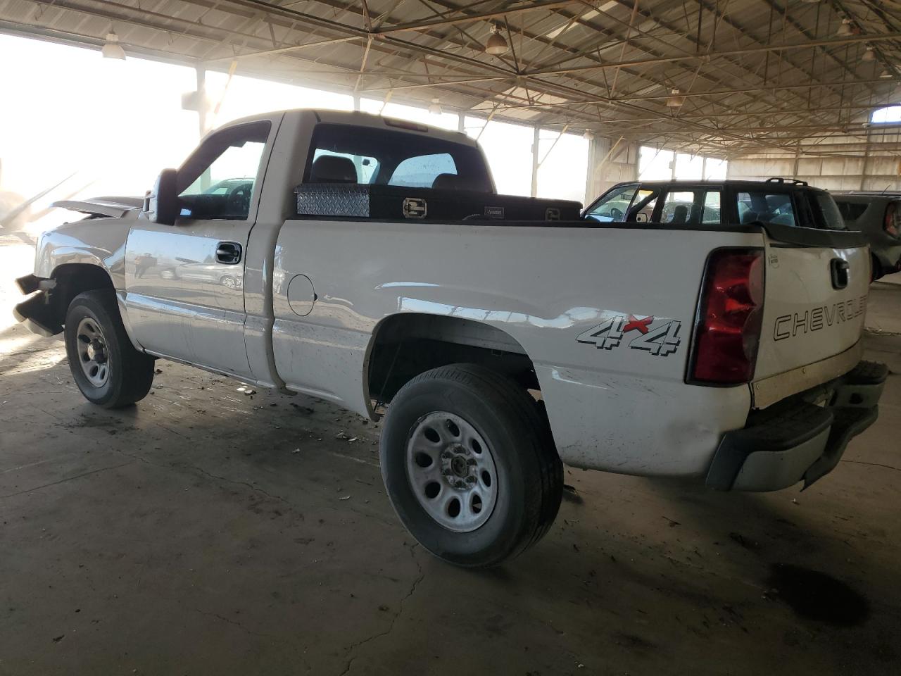 2006 Chevrolet Silverado - Image 2