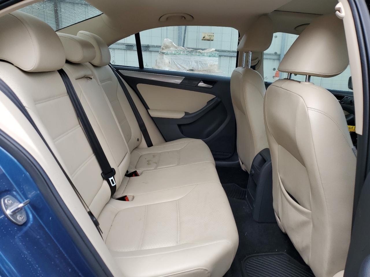 2017 Volkswagen Jetta - Image 10