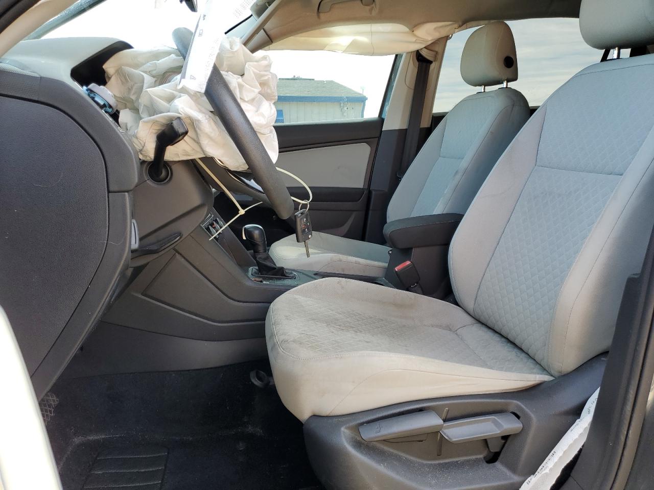 2018 Volkswagen Tiguan - Image 7