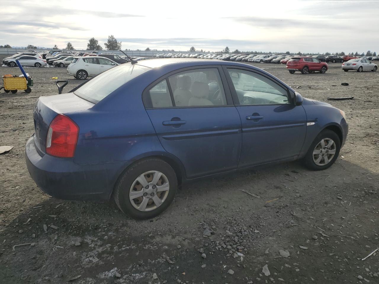 2007 Hyundai Accent - Image 3