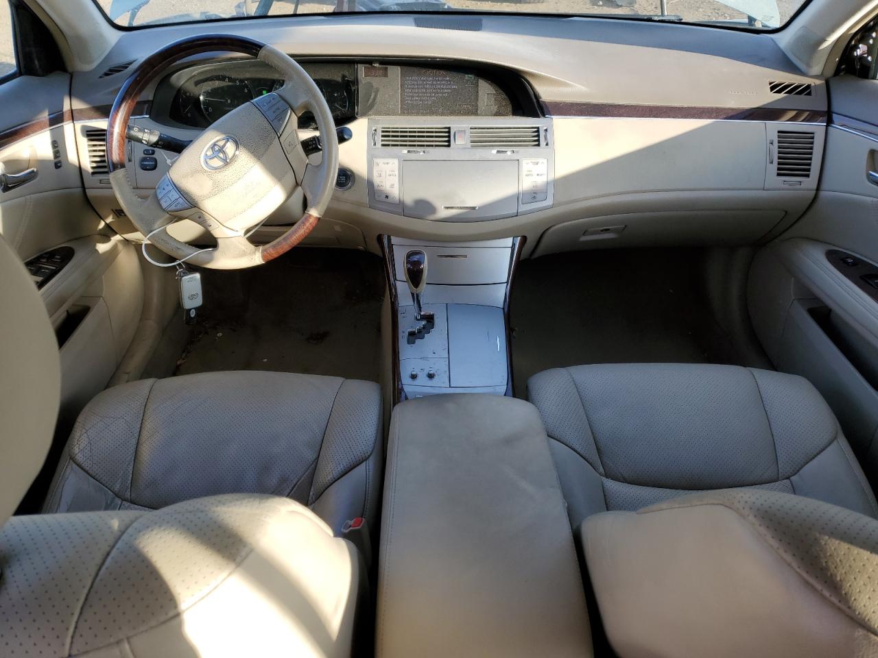 2008 Toyota Avalon - Image 8