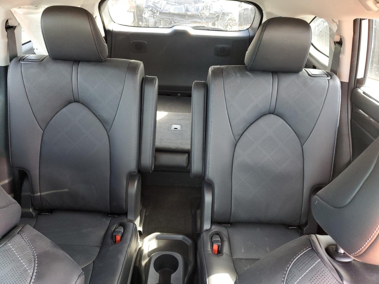2024 Toyota Highlander - Image 10