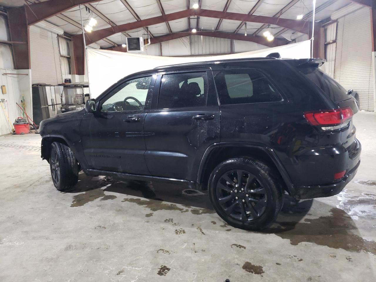 2017 Jeep Grand Cherokee - Image 3