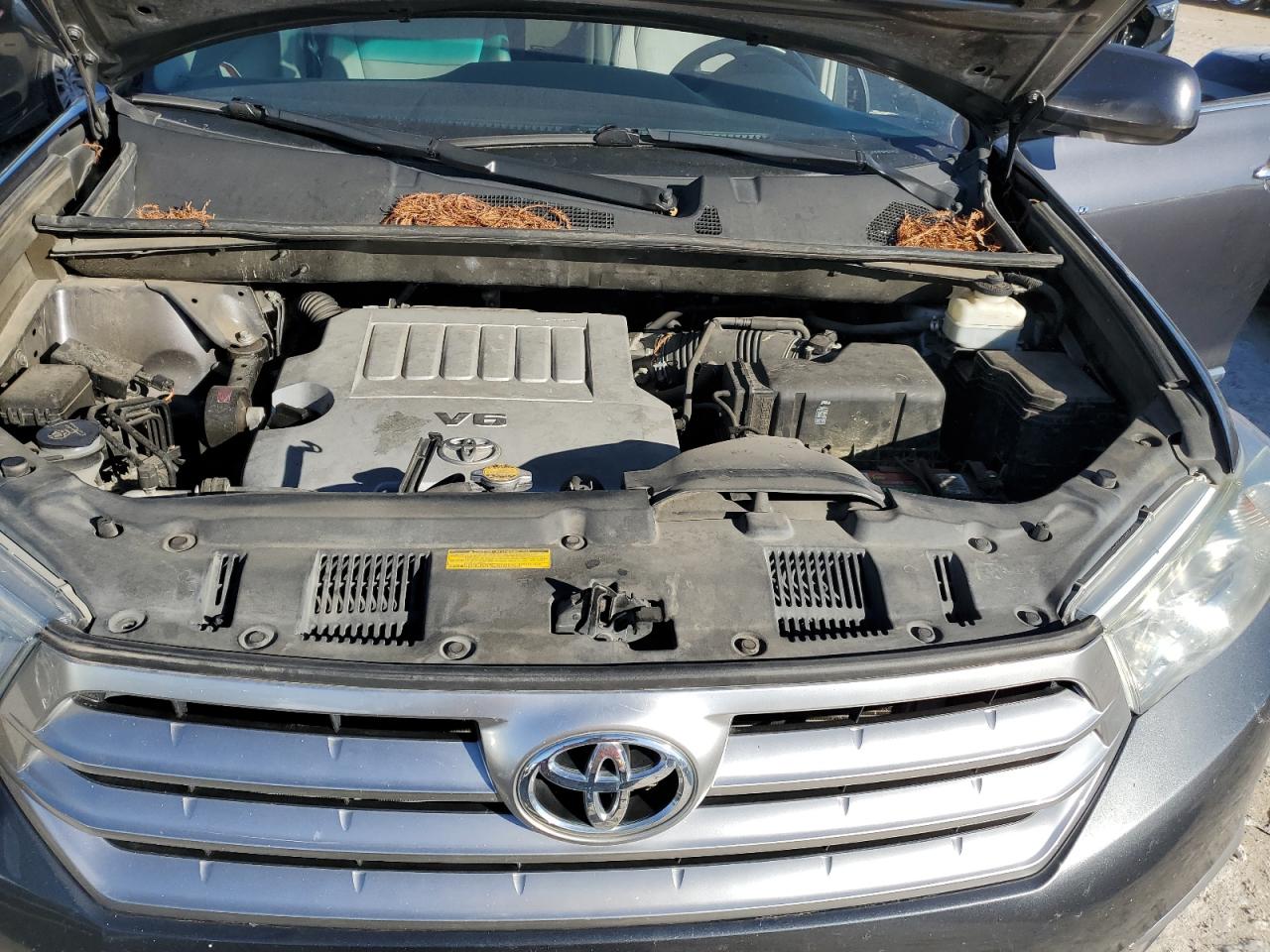 2013 Toyota Highlander - Image 12