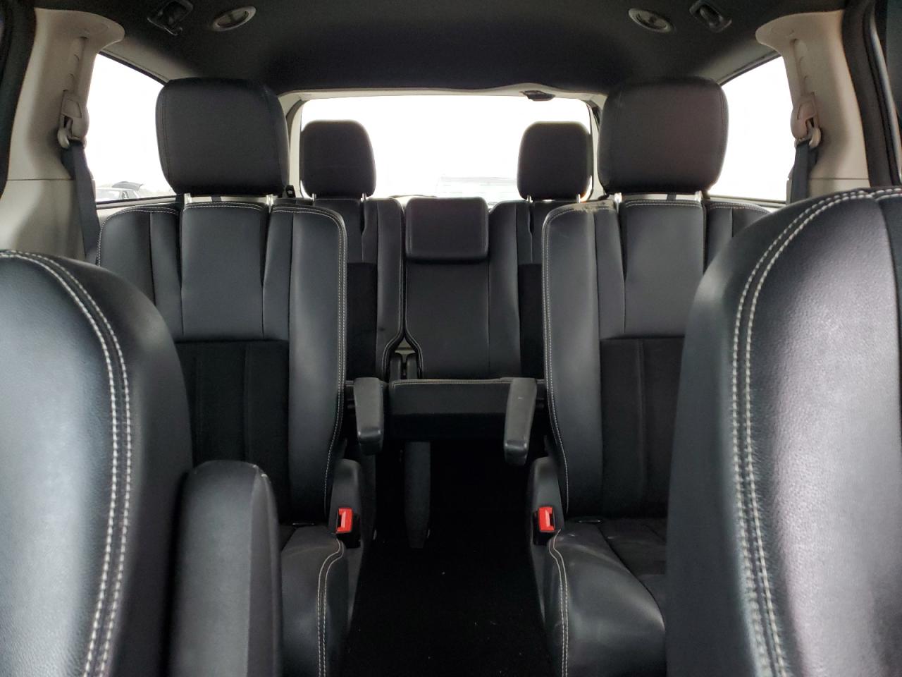 2016 Dodge Caravan - Image 10