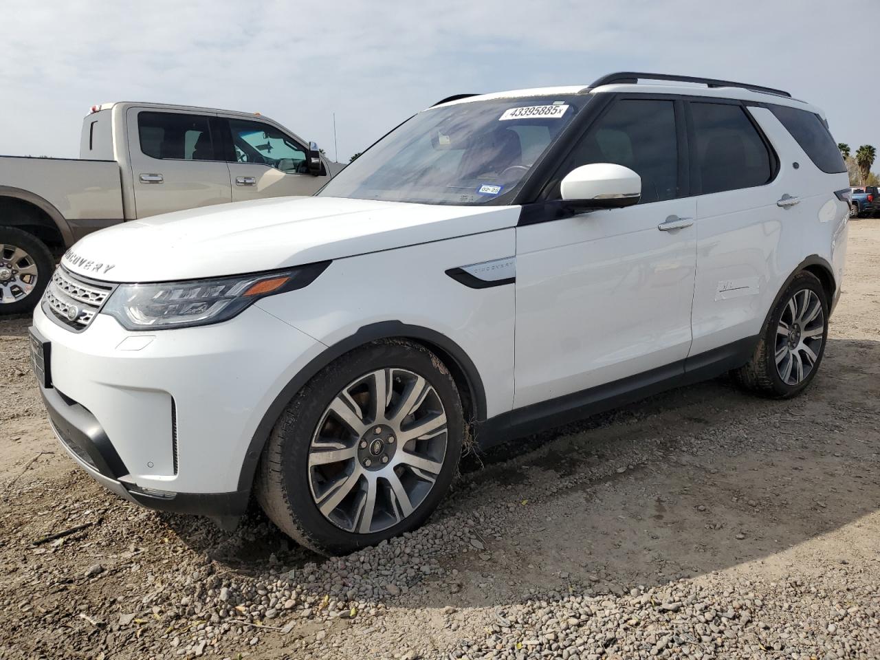 2018 Land Rover Discovery - Image 1