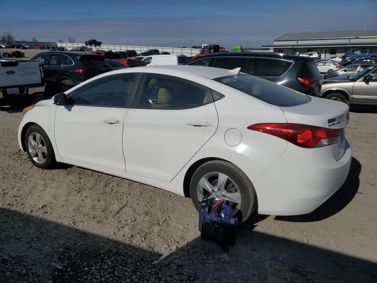 2013 Hyundai Elantra - Image 2