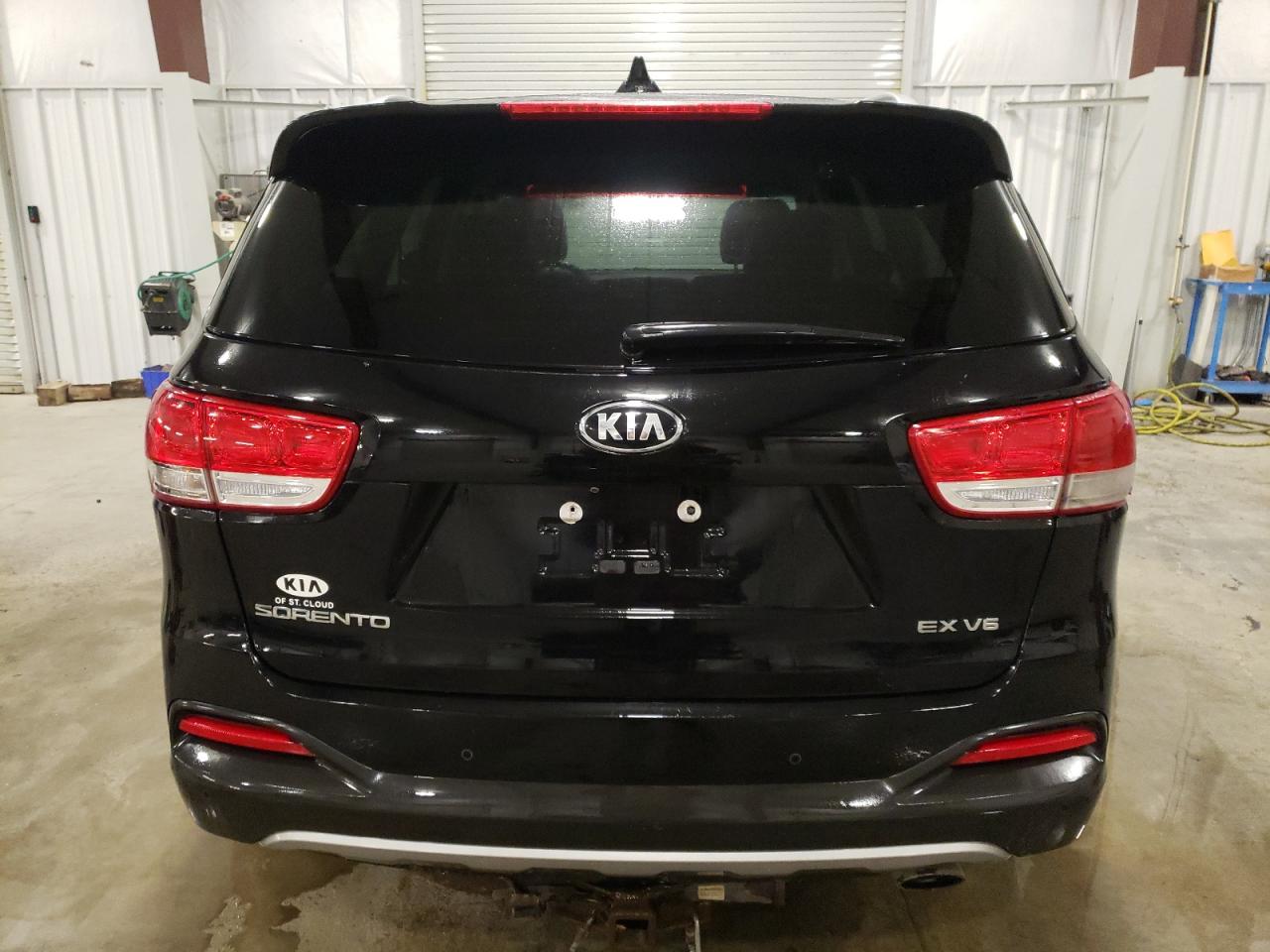 2017 Kia Sorento - Image 6