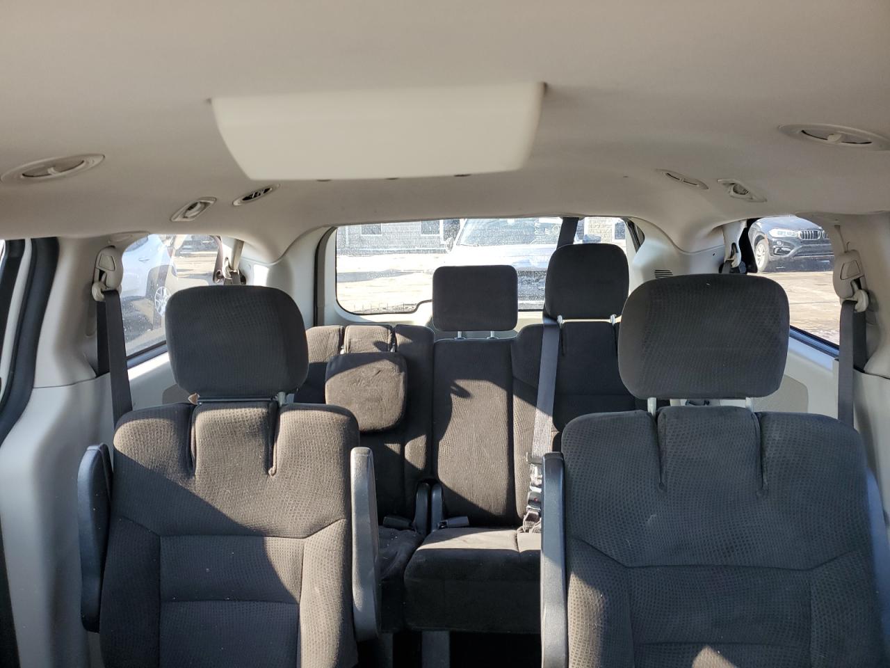 2016 Dodge Caravan - Image 10