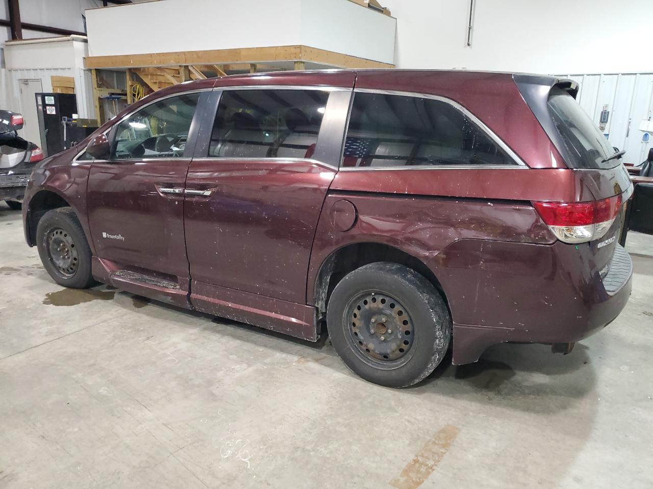 2014 Honda Odyssey - Image 2