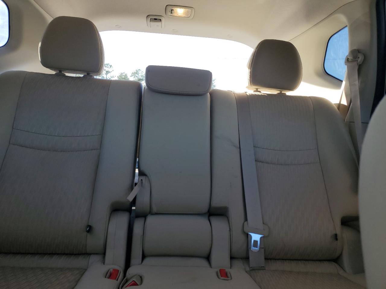2017 Nissan Rogue - Image 10