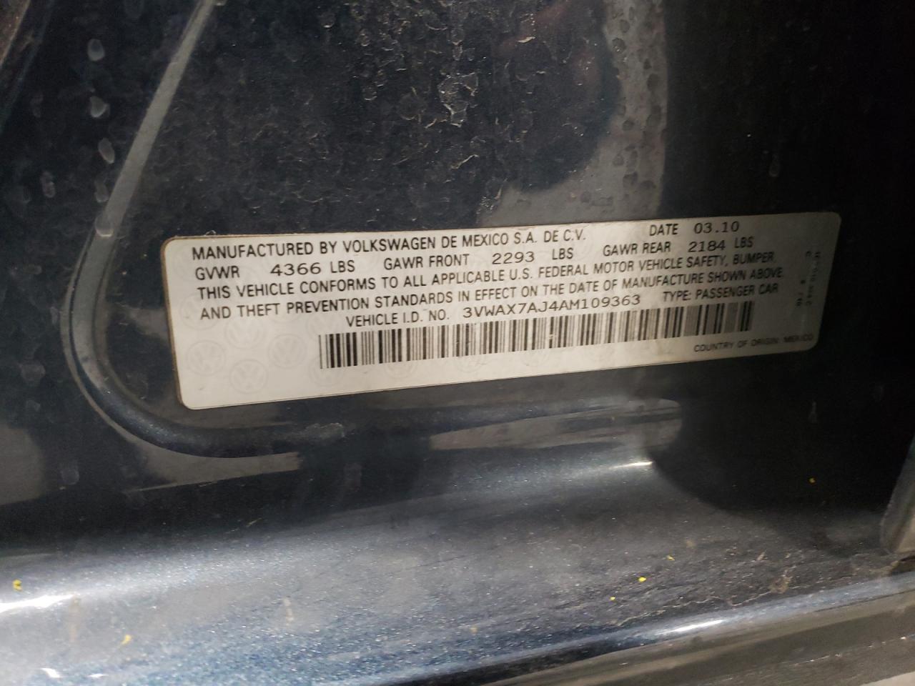 2010 Volkswagen Jetta - Image 14
