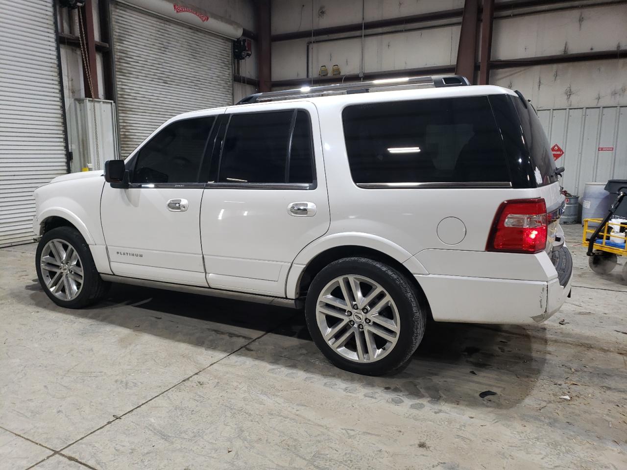 2016 Ford Expedition - Image 2