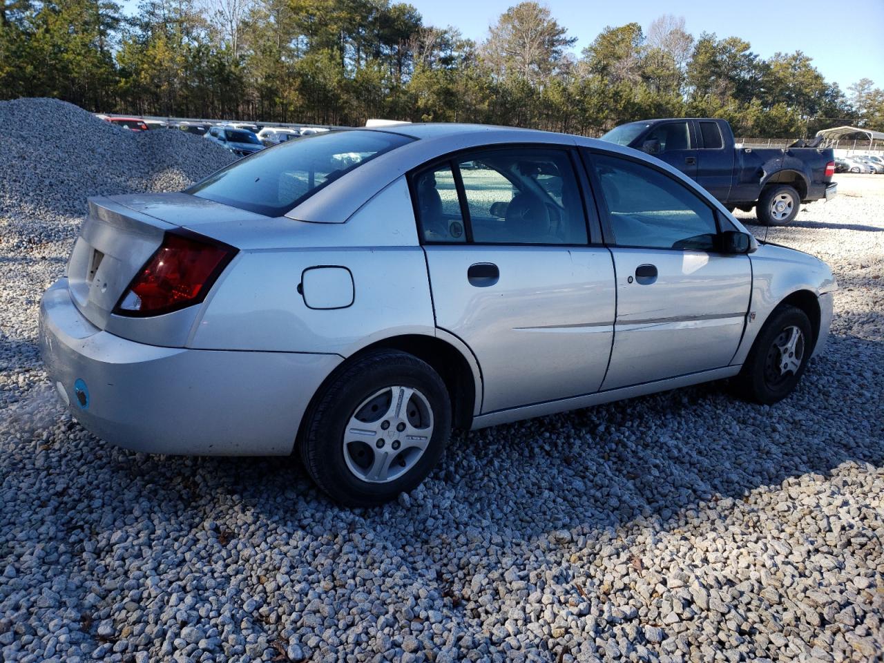 2005 Saturn ION - Image 3