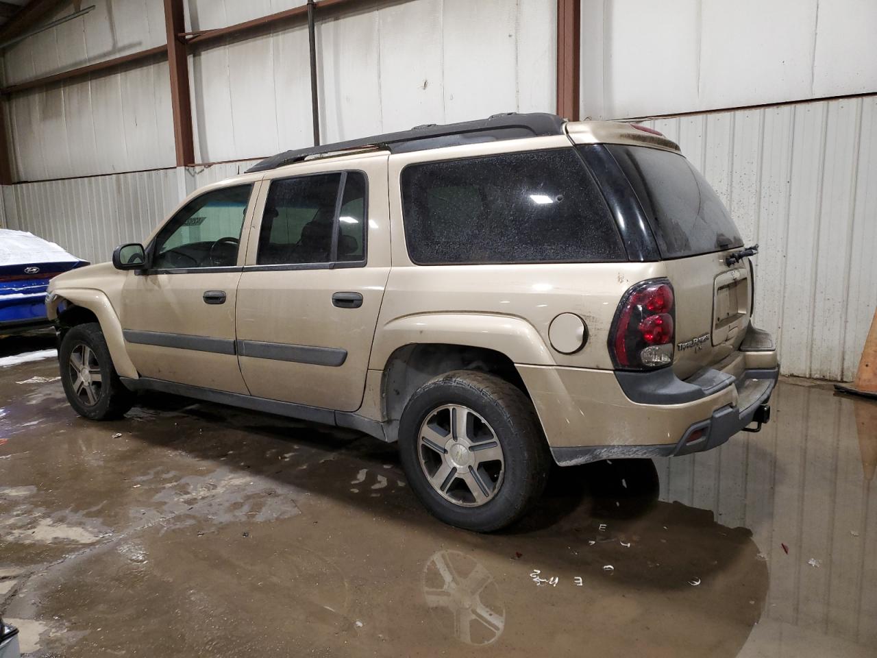 2005 Chevrolet TrailBlazer - Image 2