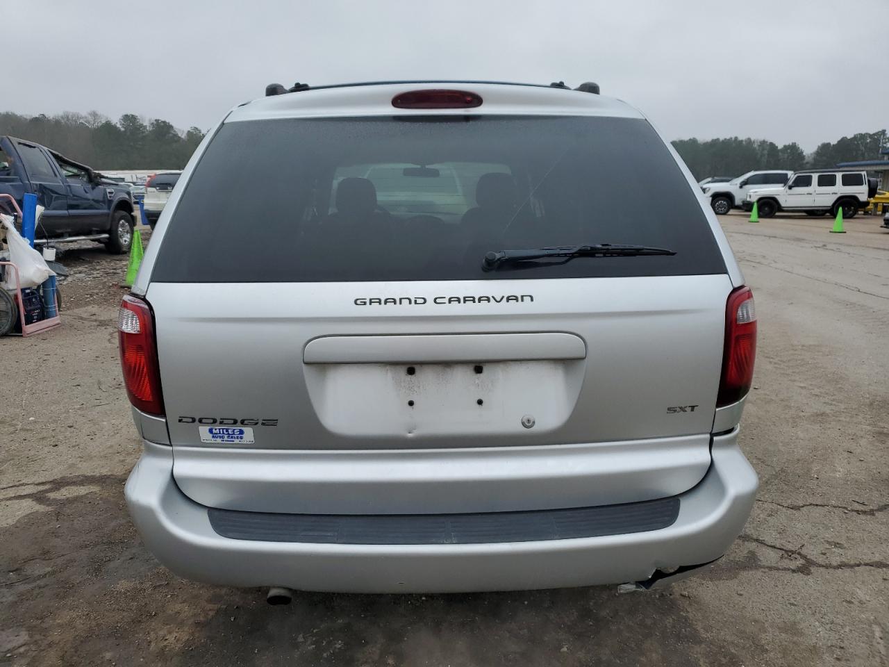 2005 Dodge Caravan - Image 6