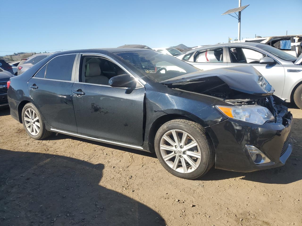 2014 Toyota Camry - Image 4
