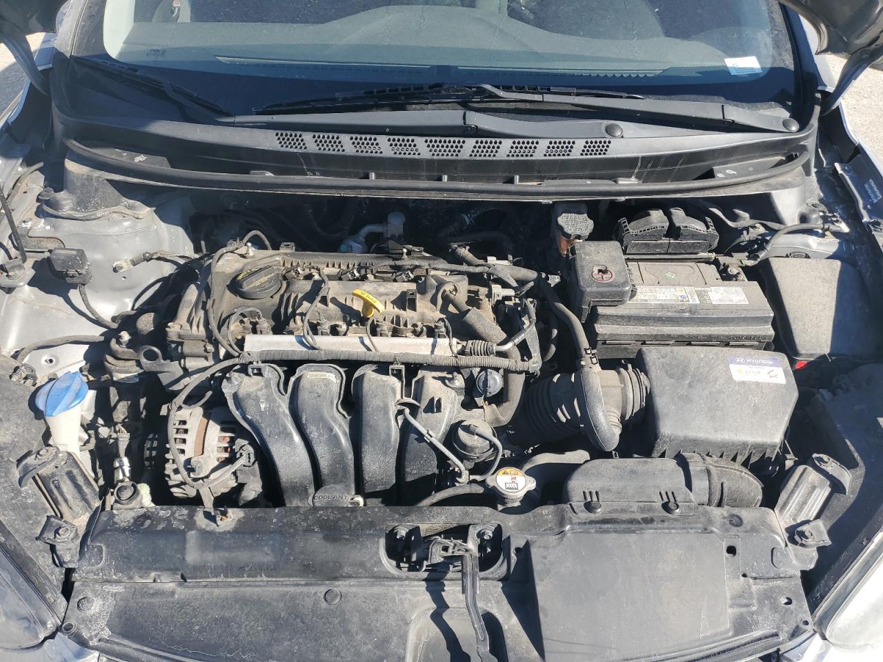 2015 Hyundai Elantra - Image 11