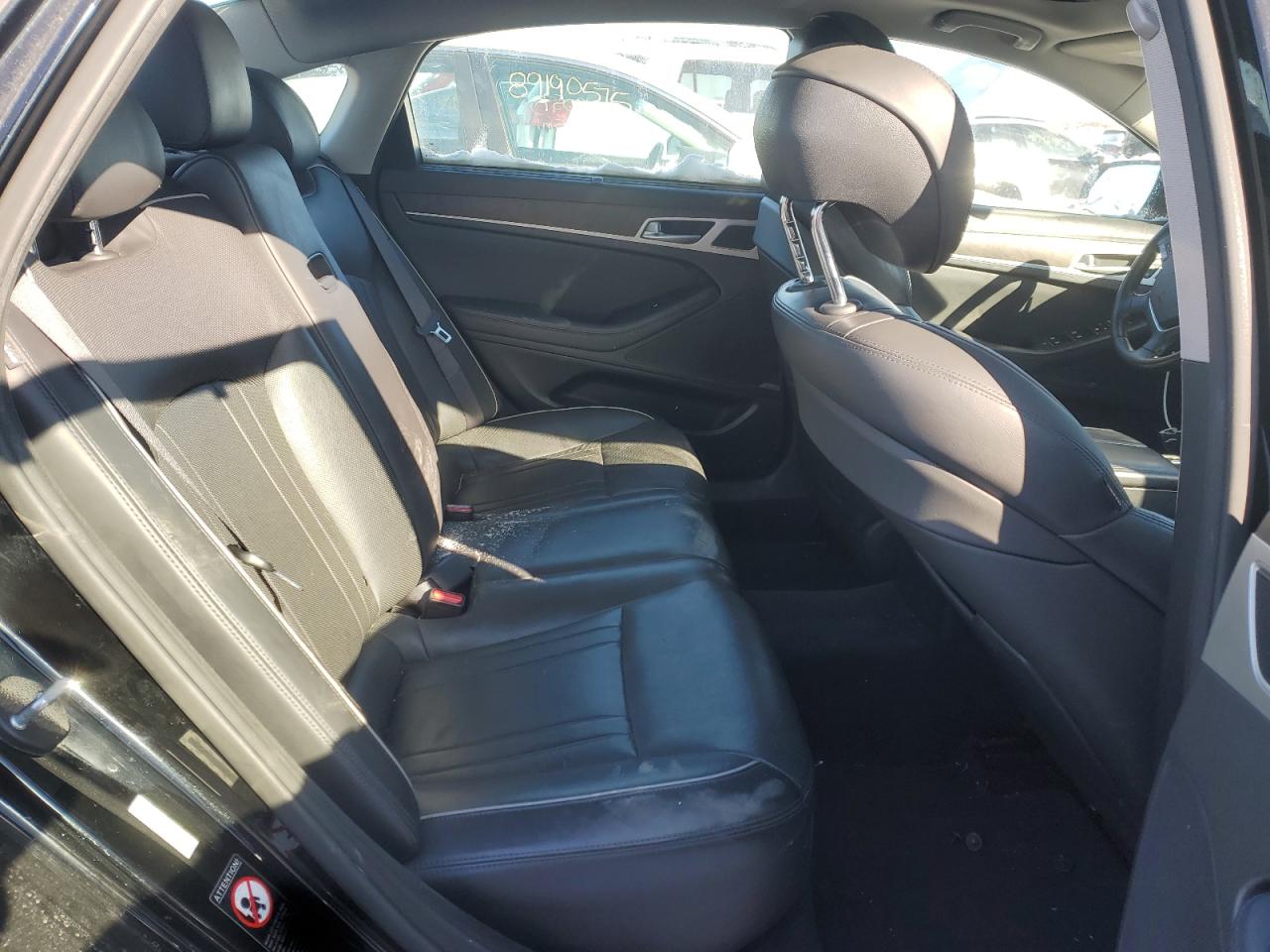 2015 Hyundai Genesis - Image 10